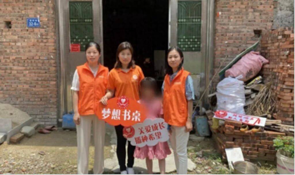 年度优秀志愿者 金融人变身“故事妈妈”7年如一日暖心“宠娃”